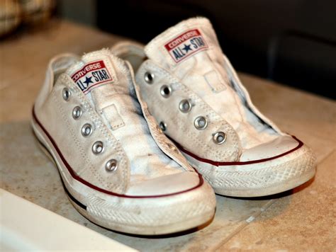 how to wash converse shoes in the washing machine